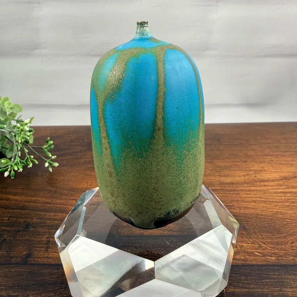 Rose Cabat Feelie Studio Pottery Vase Turquoise Green Crystalline Glaze Signed